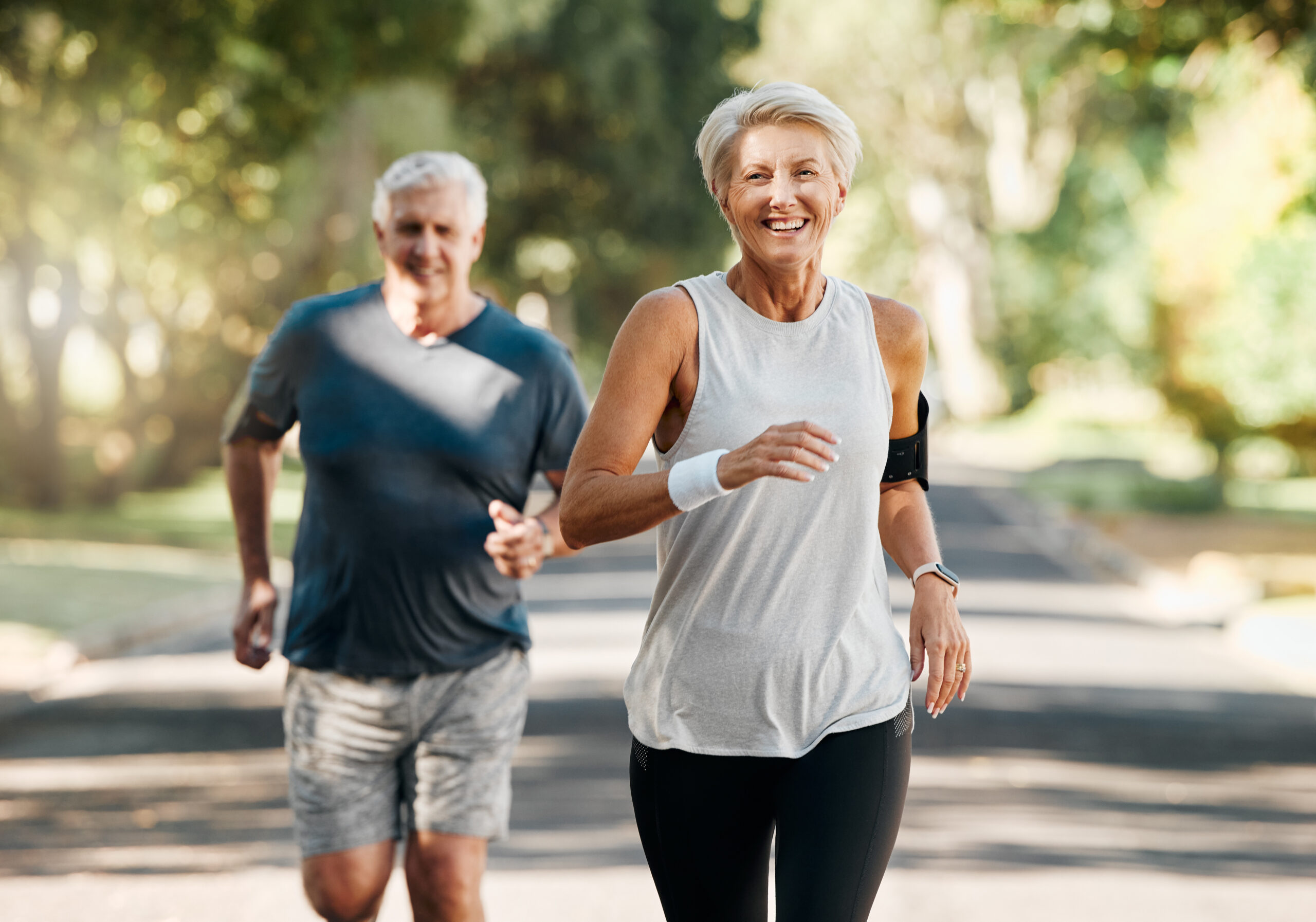 The Best Fitness Trackers for Seniors - Beverly's Daughter